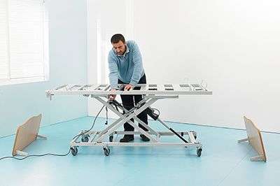 Cama Transportable con Carro Elevador – Málaga con Cruceta