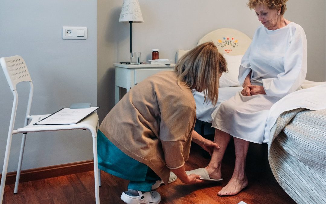 Cómo garantizar ambiente seguro y cómodo para personas mayores en necesidad de cuidados especiales